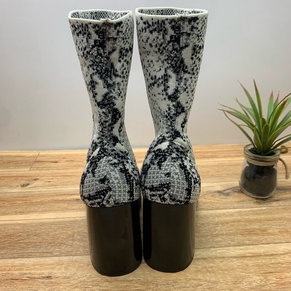 Steve Madden Trent knit bootie - Picture 5 of 11